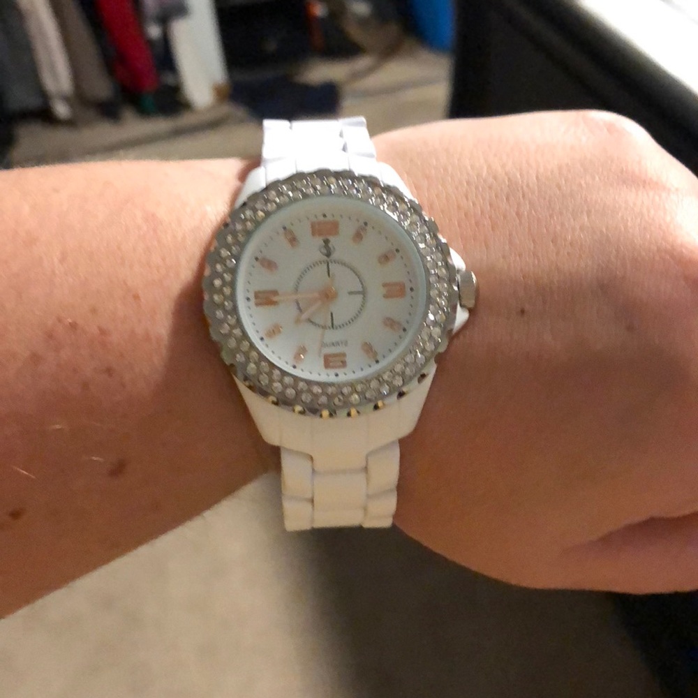 Accessory watch